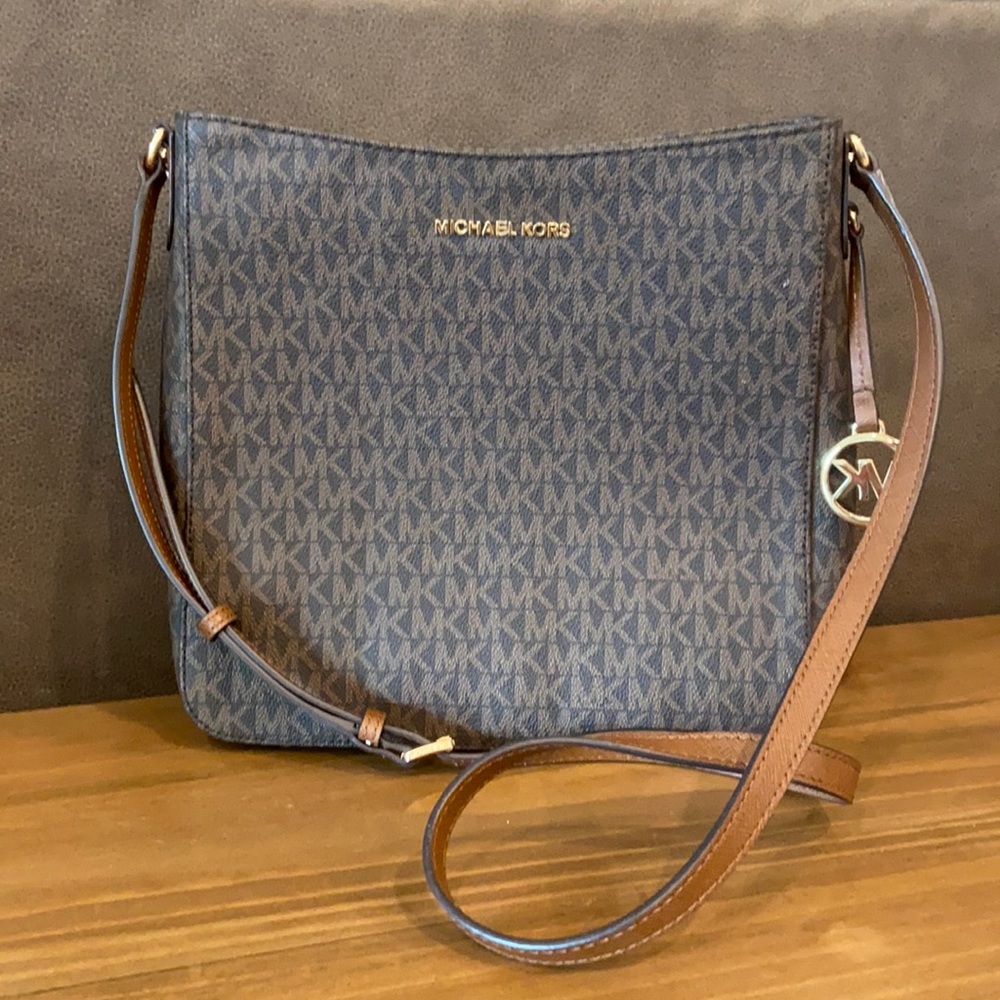 Medium Michael kors crossbody bag